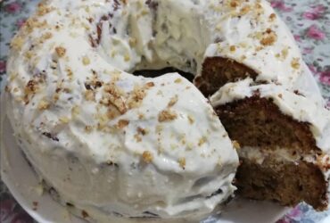 Κέικ Καρότου με Γλάσο Τυριού