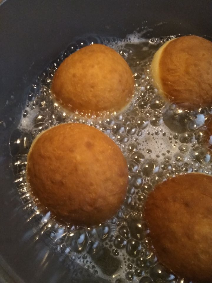 Γερμανικοί Λουκουμάδες με Μαρμελάδα