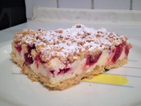 Γλυκό με Βατόμουρα