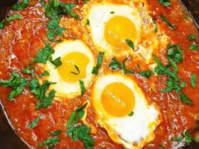 Αυγά με Σάλτσα Ντομάτας