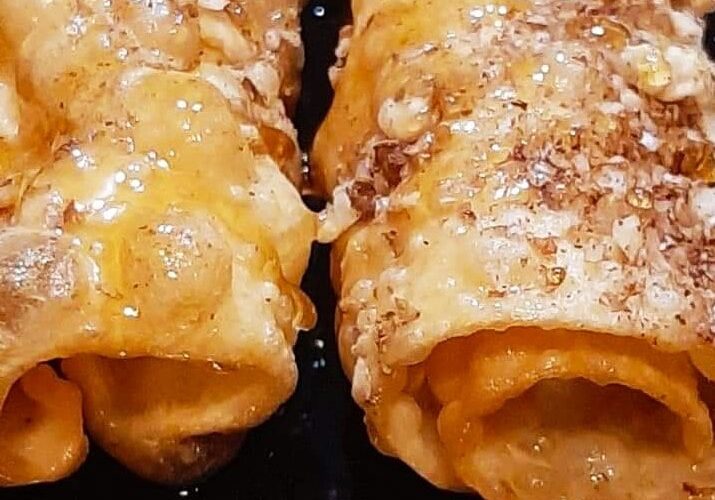 Δίπλες Καλαμάτας