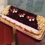 Cheesecake με Σάλτσα Βατόμουρου