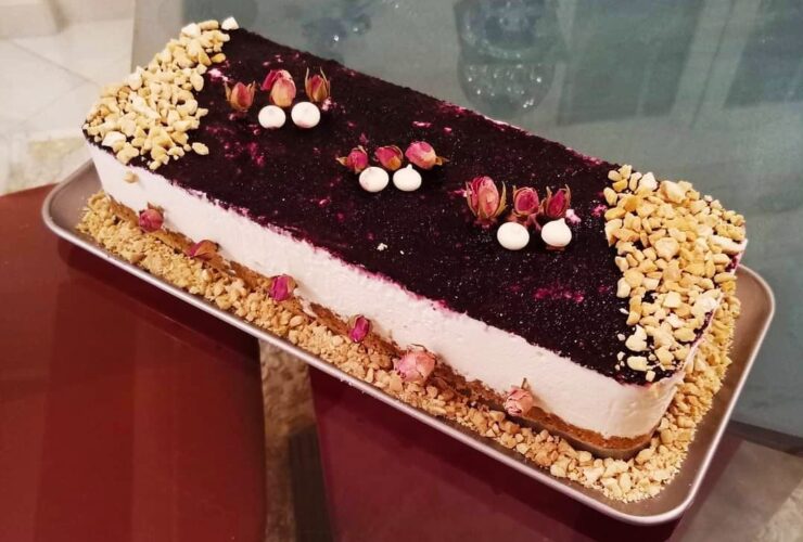 Cheesecake με Σάλτσα Βατόμουρου